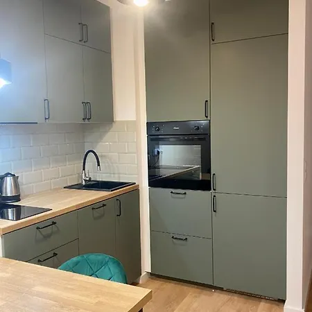 Airport Kl21 - Air Condition & Free Parking Apartman