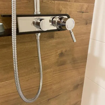 Airport Kl21 - Air Condition & Free Parking 公寓 华沙