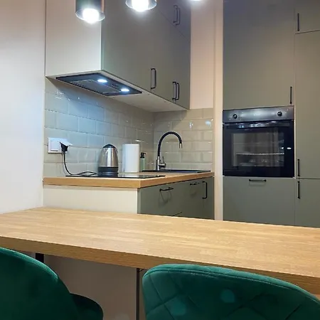 Airport Kl21 - Air Condition & Free Parking * Варшава